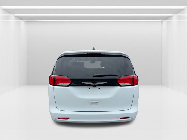 2024 Chrysler Voyager