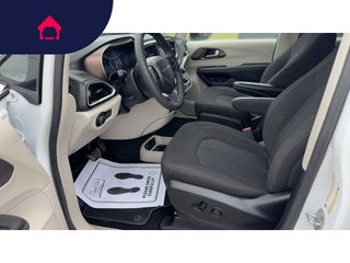 2024 Chrysler Voyager