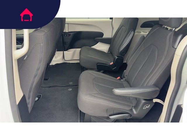 2024 Chrysler Voyager