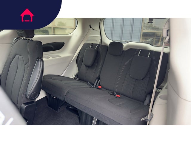 2024 Chrysler Voyager