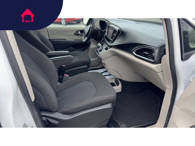 2024 Chrysler Voyager