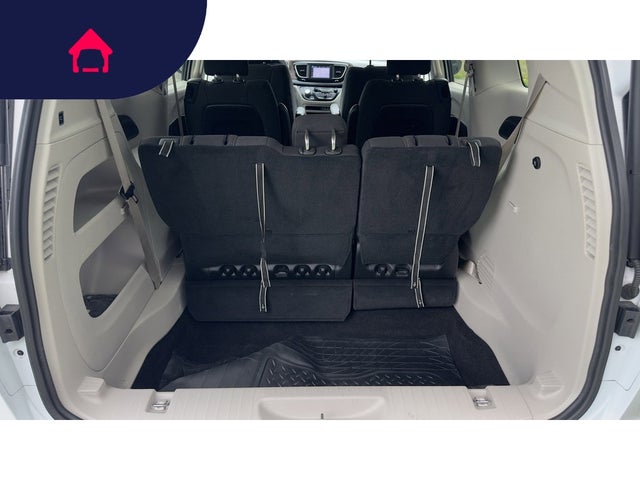 2024 Chrysler Voyager