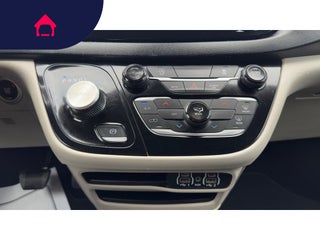 2024 Chrysler Voyager