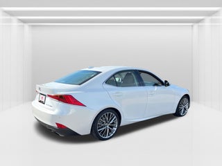 2017 Lexus IS
