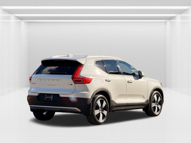 2022 Volvo XC40