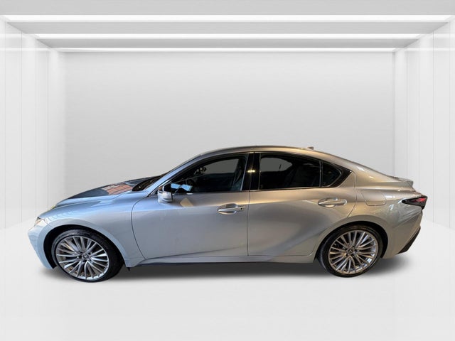 2021 Lexus IS