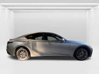 2021 Lexus IS