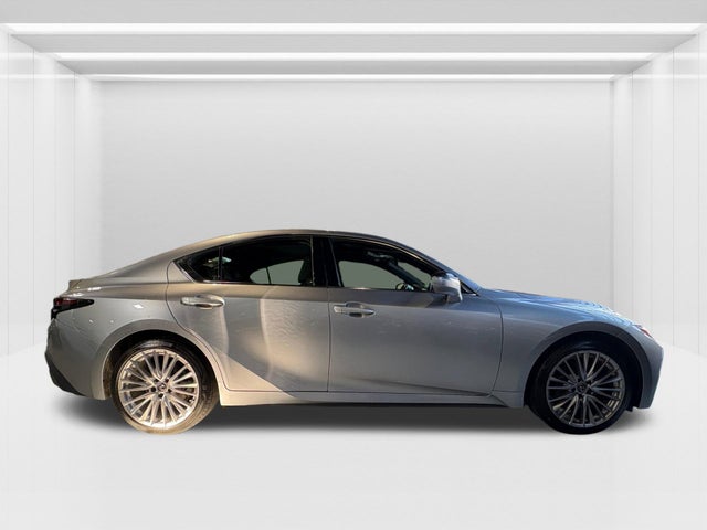 2021 Lexus IS