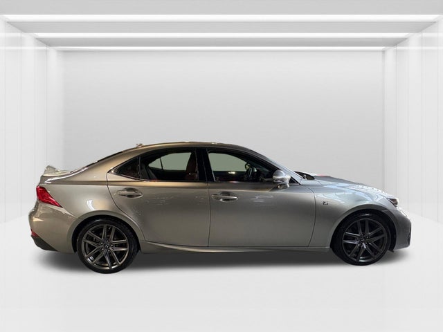 2017 Lexus IS