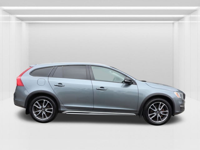2017 Volvo V60 Cross Country