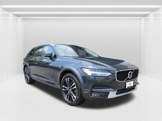 2019 Volvo V90 Cross Country
