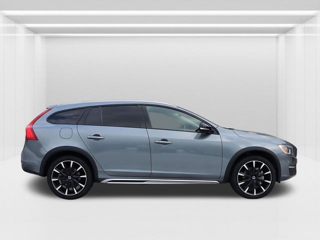 2018 Volvo V60 Cross Country