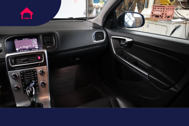 2018 Volvo V60 Cross Country