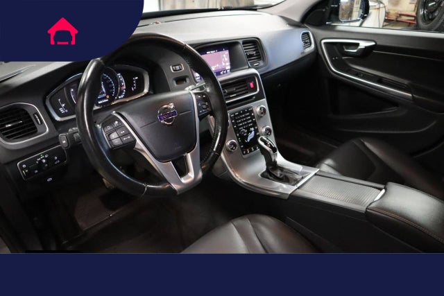 2018 Volvo V60 Cross Country
