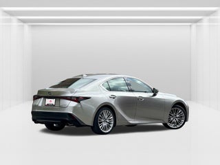 2022 Lexus IS