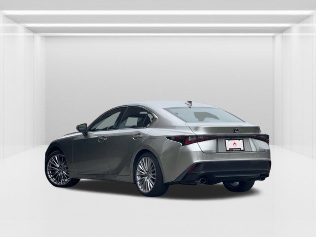 2022 Lexus IS
