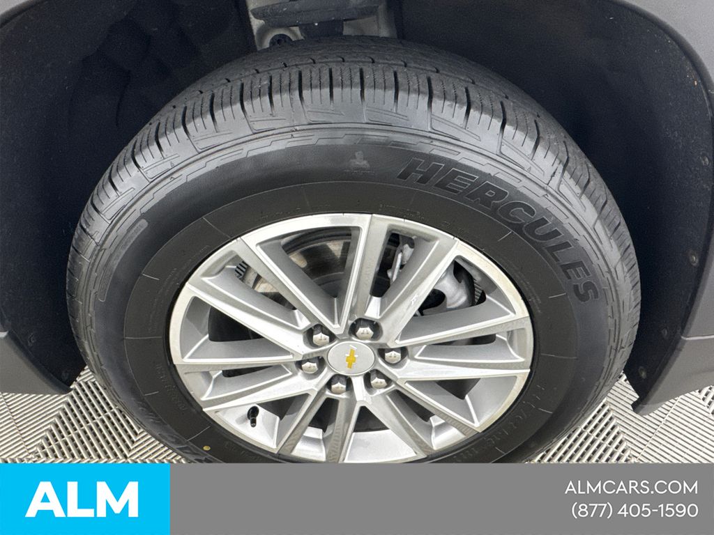 Used 2023 Summit White Chevrolet LT Cloth image 53