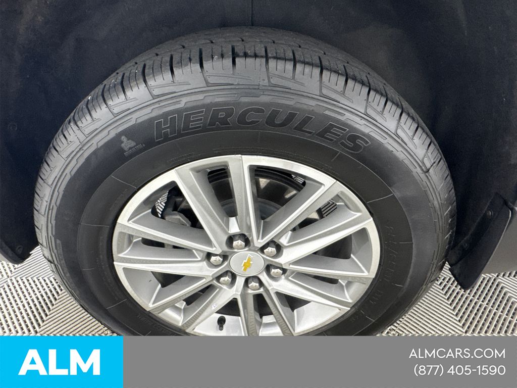 Used 2023 Summit White Chevrolet LT Cloth image 58