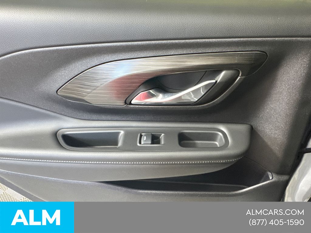 Used 2024 Sterling Metallic GMC SLE image 60
